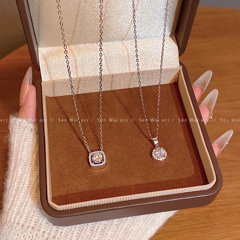 Micro-inlaid zircon sugar cube titanium steel necklace women's light luxury niche design sense clavicle chain fashion neck chain