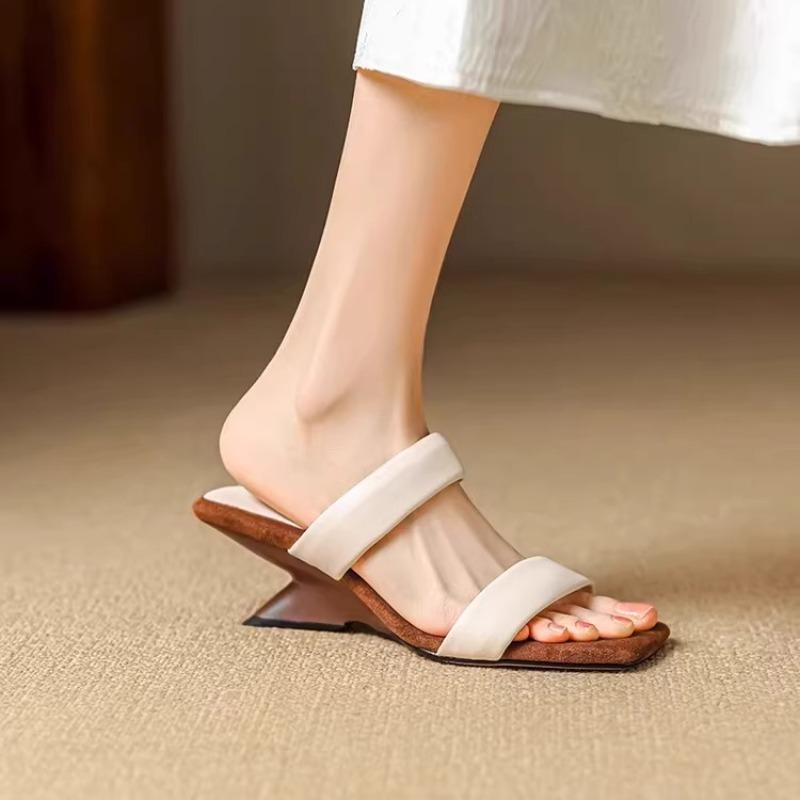 Fashion Belt Sandals for Women Wearing French Fashion Trend, Stunning Slippers, Soft Leather, Mid Heel, Summer 2025 New Style