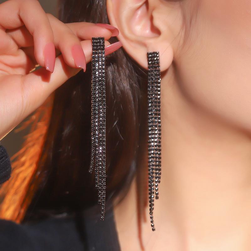 Elegant Black Long Tassel Rhinestone Earrings with Inlaid Diamonds