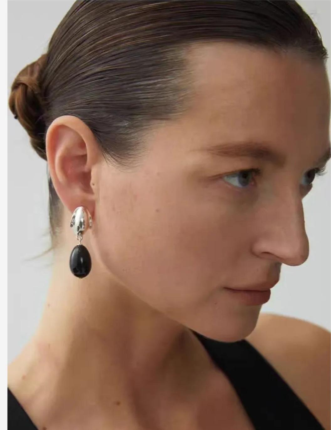 

Серьги-гвоздики с каплями воды в форме овального черного агата, женские серьги-подвески в форме яйца на осень и зиму 24 года, серьги Niche High-End