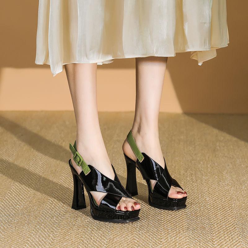 

2025 лето новые римские женские туфли цветовая гамма полые с ремешком на щиколотке на высоком каблуке женские на толстом каблуке водонепроницаемые сандалии на платформе 40 чёрный