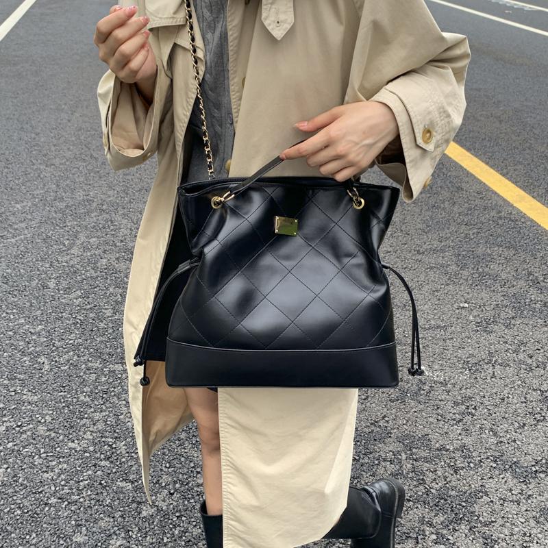 Lingge Chain Bag Vintage Bucket Bag Women's Stitching Shoulder Bag Commuter Crossbody Bag