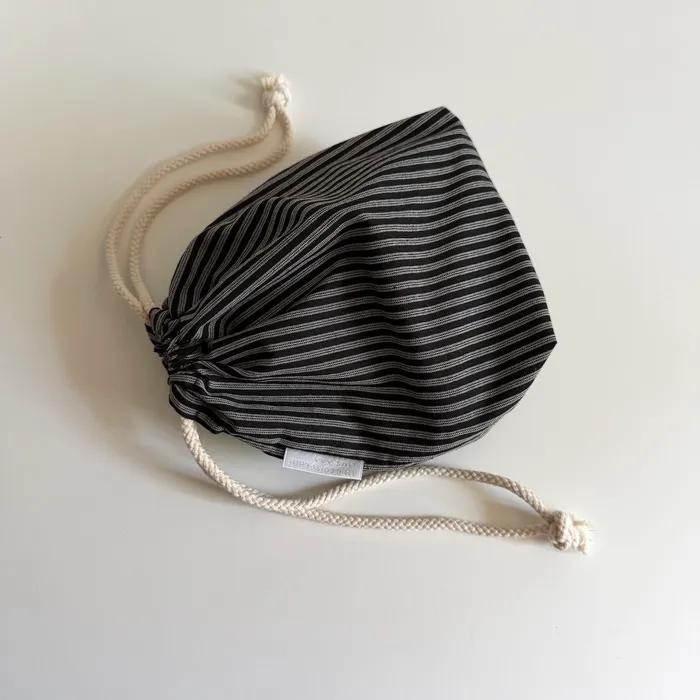 Ticking String Black Pouch