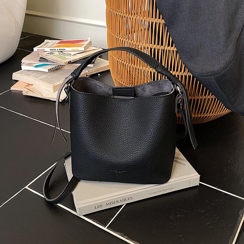 IELGY Ladies Messenger Bucket Bag High-End Feel Large Capacity Can Be One Shoul