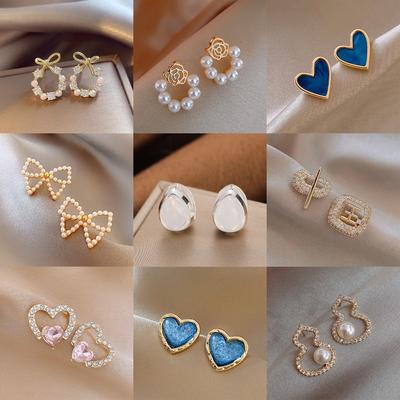 Silver Needle Small Pearl Stud Earrings High-end Temperament Geometric Ear Hole Earrings Cute Diamond-set Personalized Earrings