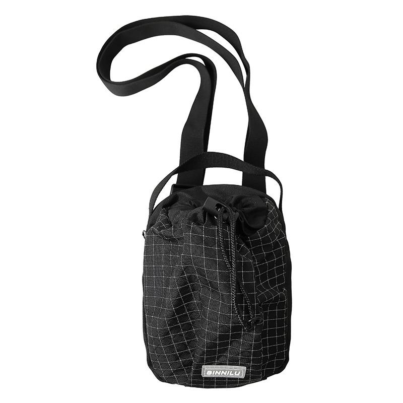 Simple and lightweight mobile phone bag men's fashion casual fashion sense fresh messenger bag personalized casual tooling wind shoulder bag