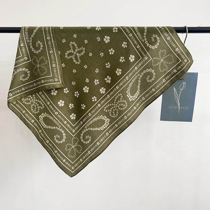 Korean Atmosphere Ins Retro Black Cashew Four-leaf Clover Small Square Scarf Women's Soft Silk Hair Feel Scarf Scarf Scarf