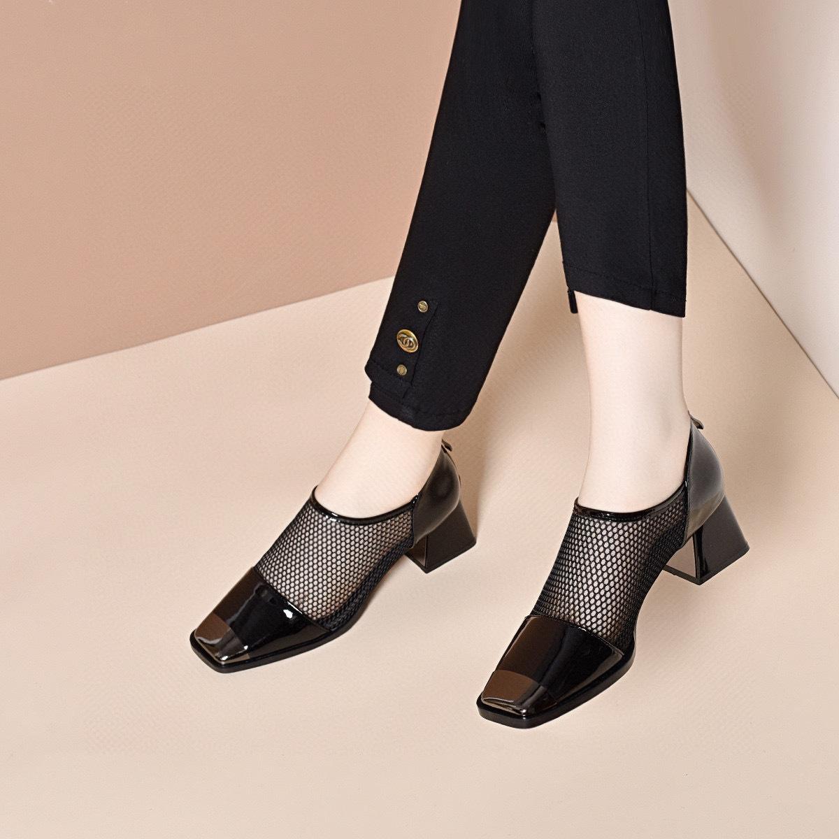 

Сетчатые туфли женские 2025 весна и лето новые европейский и американский стиль мода железная сумка головка сзади молния толстый каблук модные туфли персонализированные высокие 40