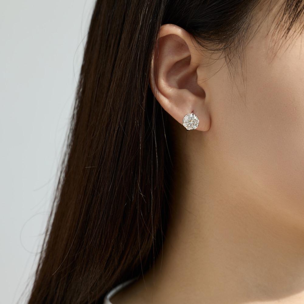 Mo Sang Series S925 Sterling Silver Women's 2 Carat D Color Super Sparkle Diamond Stud Earrings