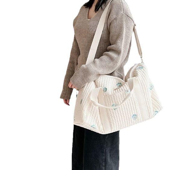 Korean INS-Style Embroidered Travel Bag: Large Capacity, Lightweight, Versatile Handbag