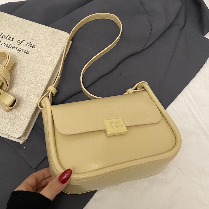 

2025 new niche simple and sweet style Korean casual small square bag fashionable versatile commuter style messenger women s bag