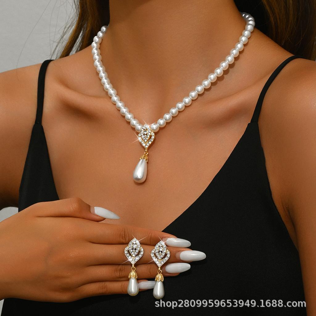 New Pearl Necklace Earrings Set Women's Versatile Sweater Chain Collarbone Chain Alloy 2442