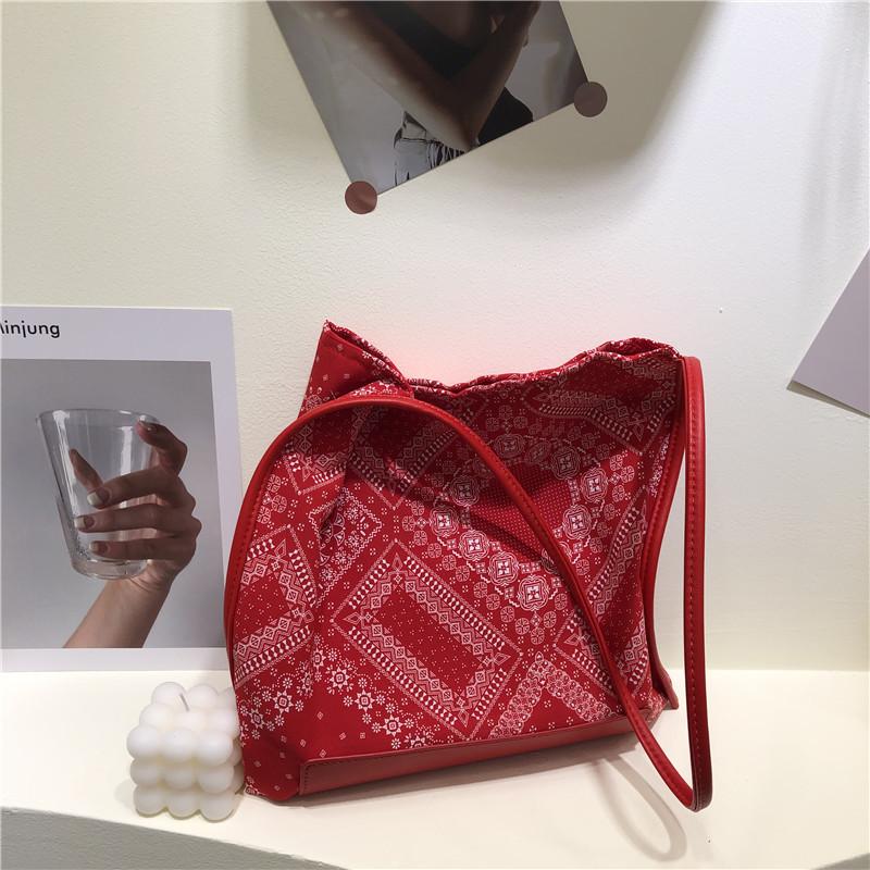 Women's New Fashion Korean Edition Women's Bag Single Shoulder Casual Cashew Flower Bag Single Shoulder Bag Totem Printed Casual Women's Bag