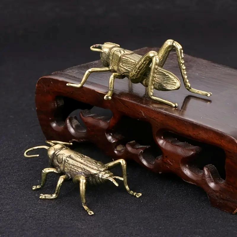 Two Bronze Grasshopper Statues, Lucky Feng Shui Wealth Sculpture Animal Artwork for Home Desk and Office Collection Decoration