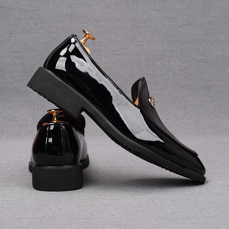 Men's Pointed Suede Leather Metal Button Slip On Flats Shoes Male Designer Loafers Homecoming Wedding Dress Zapatillas Hombre