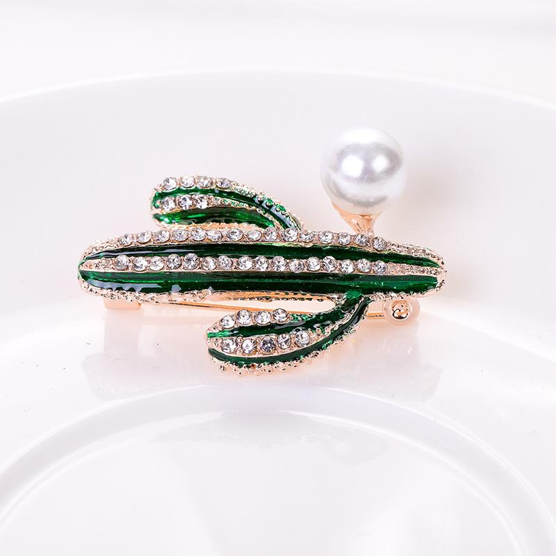 Elegant Luxury Brooch: Versatile and Exquisite Pin for Suit Jackets - Japanese and Korean Inspired Design