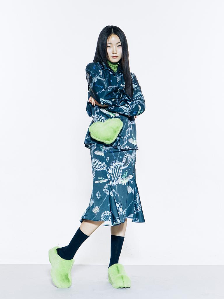 VEGAN TIGER V-Cut Midi Skirt (Navy)
