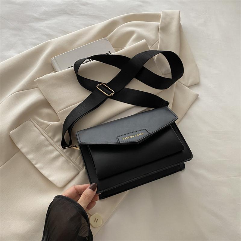 Chic Small Square Handbag For Women Perfect For Casual Street Style Outfits