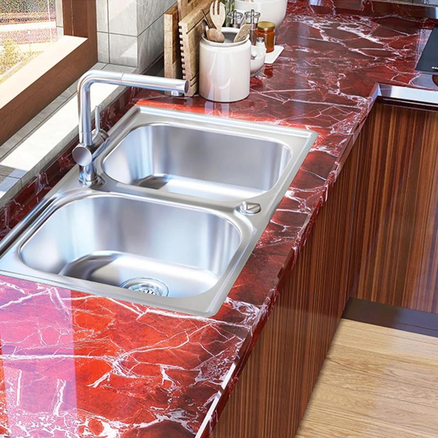Papel de contacto decorativo de vinilo autoadhesivo de PVC con efecto mármol rojo, repelente al agua, para baños, cocinas, armarios y encimeras.