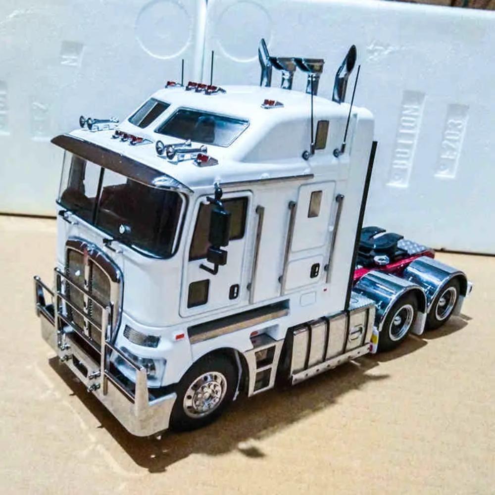 Die cast 1:32 alloy Kenworth T909 simulated truck front model static decorative ornaments holiday gift fan collection souvenirs