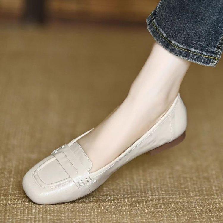 French Soft Leather Shallow Mouth Flat-soled Single Shoes Women's 2025 New Soft-soled One-pedal Square Head Low-heeled Doudou Loafers