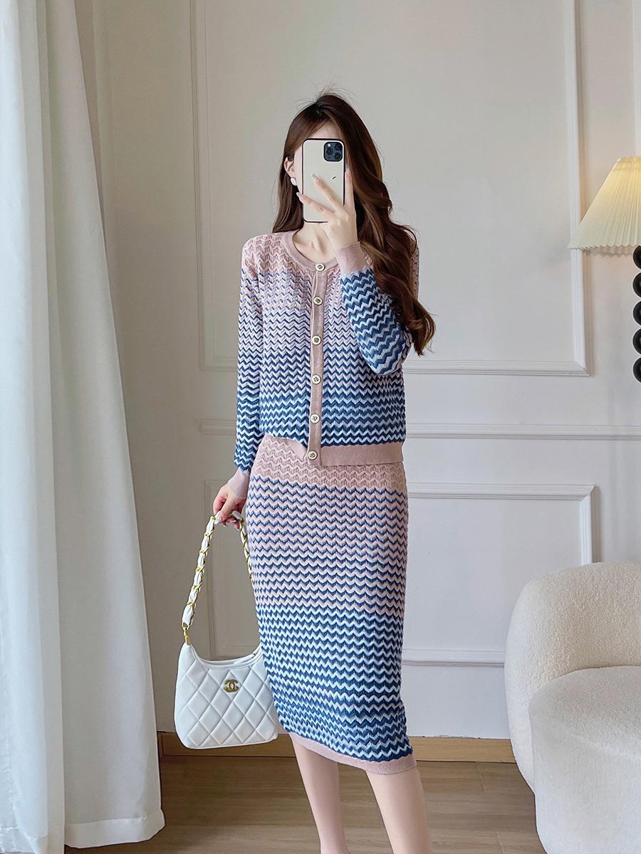 

Gradient Knit Cardigan & Skirt Set: 2025 Autumn/Winter Collection Extra Large