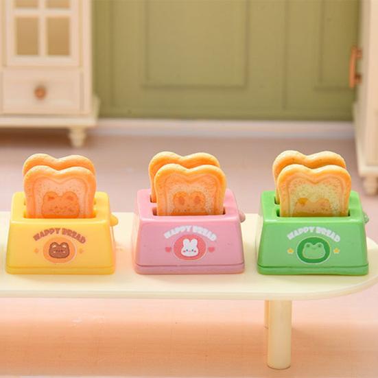 Dollhouse Miniature Toaster Accessory Mini Resin Kitchen Bread Appliance Model for Doll House Breakfast Scene Display