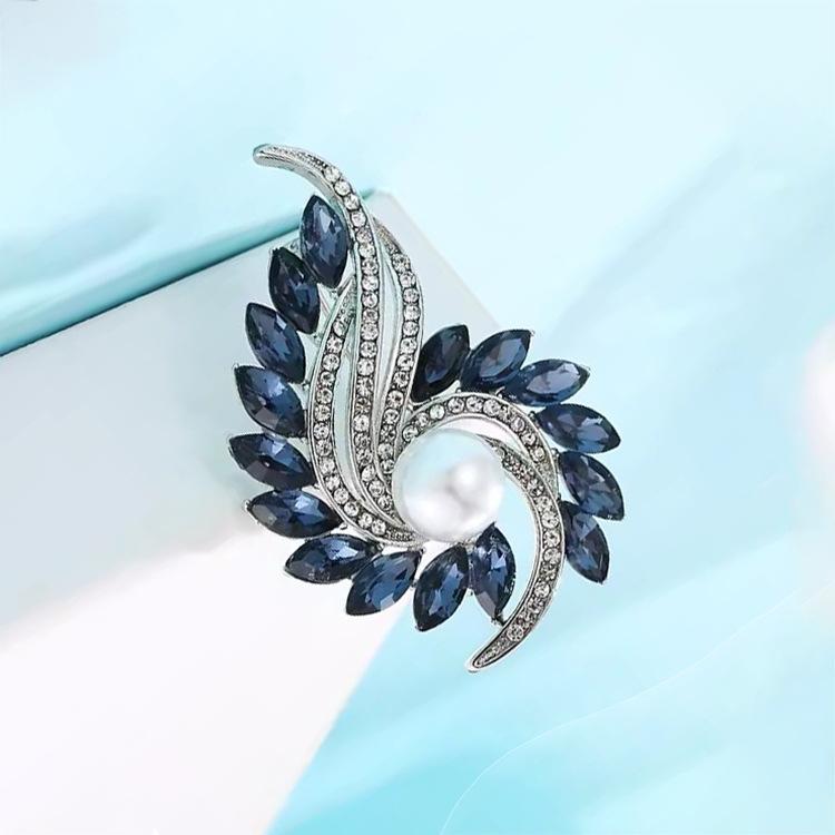 Elegant Floral Brooch, High-end Women's Versatile Pearl Brooch, Personalized Anti-glare Pin