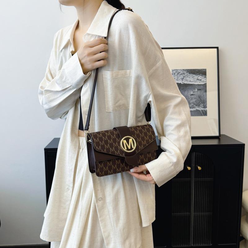 Autumn new simple messenger bag niche underarm bag women's fashion shoulder bag casual small square bag