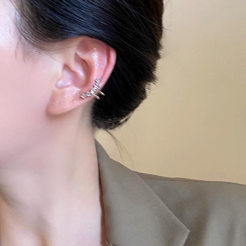 Korean Zirconia Ear Cuff: Elegant, Versatile Cartilage Clip for Women