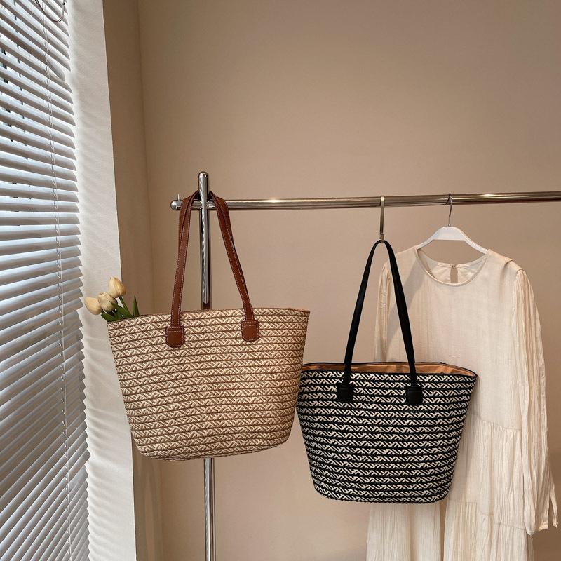 Casual Large-capacity Commuter Bag Paper Rope Color Matching Woven Bag Fashion Striped Straw Bag Spring and Summer Women's Bag