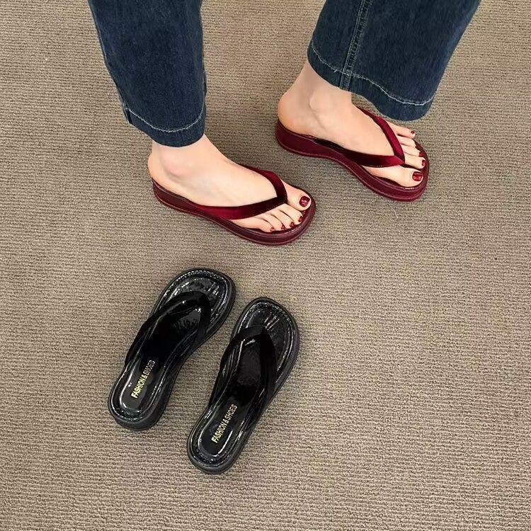 Thick-soled Foot-pinch Flip-flops Shoes Women's Shoes Outer Wear 2025 Spring and Summer New Fashion Heightening French Foot-pinch Cool Slippers