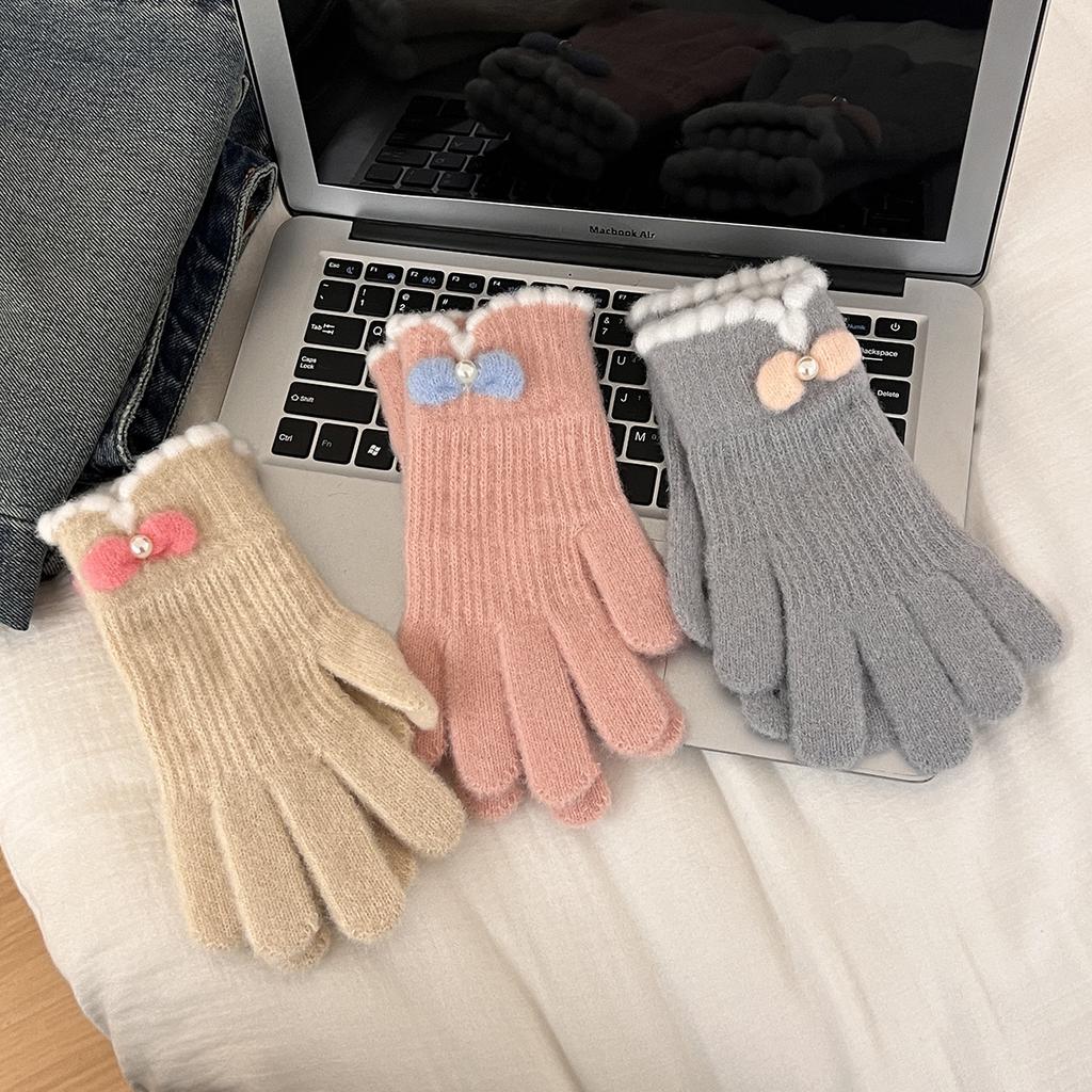 Bow knitted gloves women winter velvet warm cold students outdoor riding electric vehicle five fingers touch screen tide