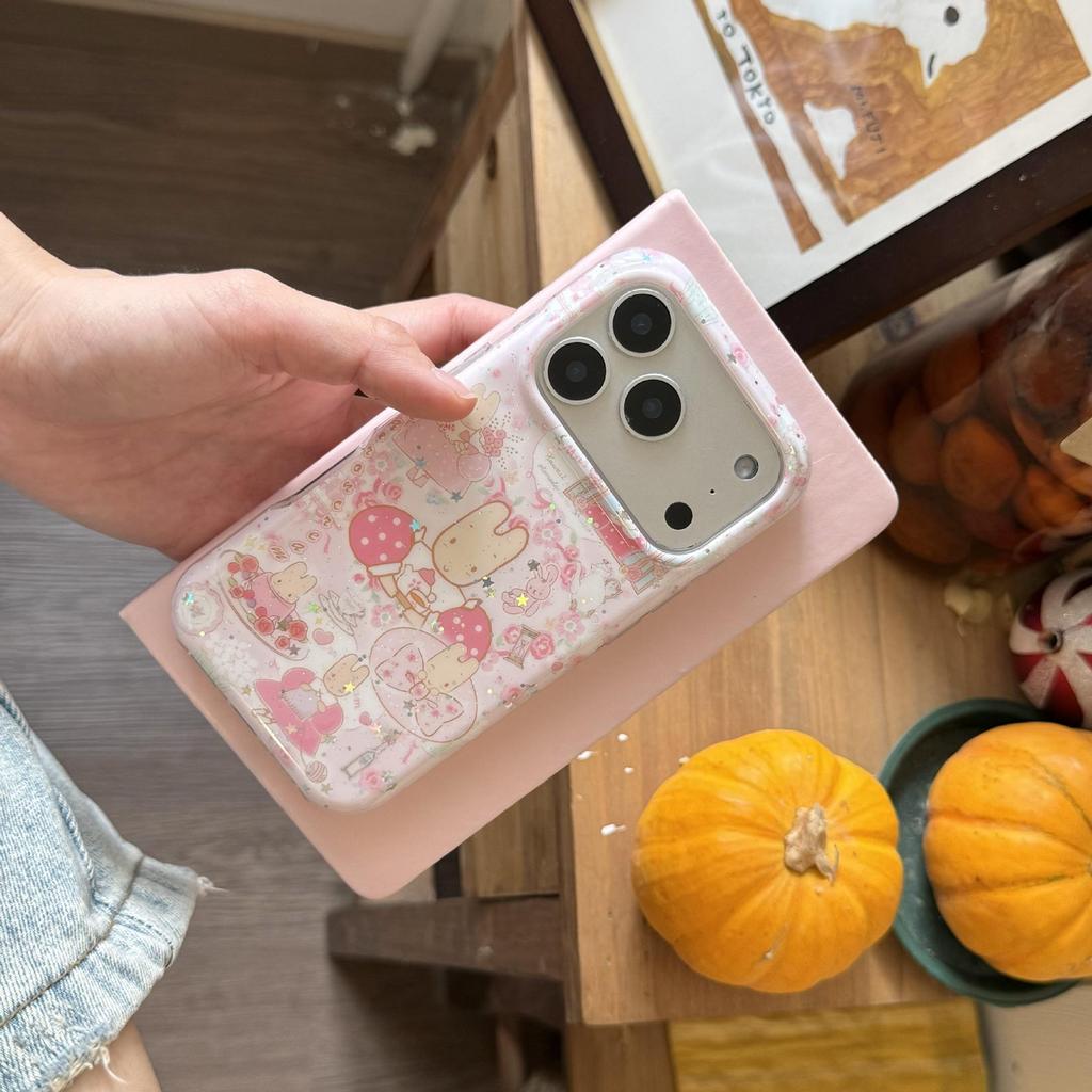 Adorable Cartoon Rabbit Drop-proof Silicone Case for iPhone 15/16 Pro Max