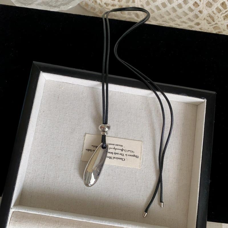 New Metal Long Water Drop Pendant Necklace for Women Girls Long Sweater Leather Rope Chain Fashion Jewelry Gifts