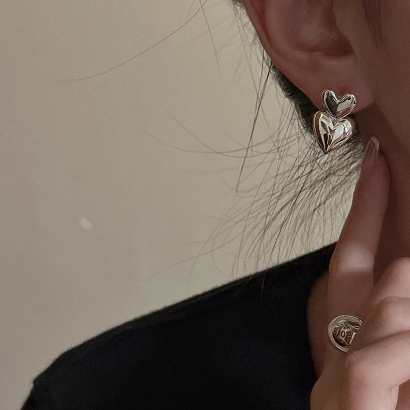 Simple Love Earrings Female Hundreds of Stacked Wear Fashion Personalized Earrings Niche Earrings Tide Minimalist Ladies Accessories Elegant Jewelry