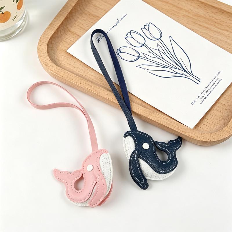 1Pcs Cute Whale Dolphin Bag Pendant Sea Animal Pu Leather Keychain Calming Deep Sea Vibes-Relaxing Nature-Inspired Accessory