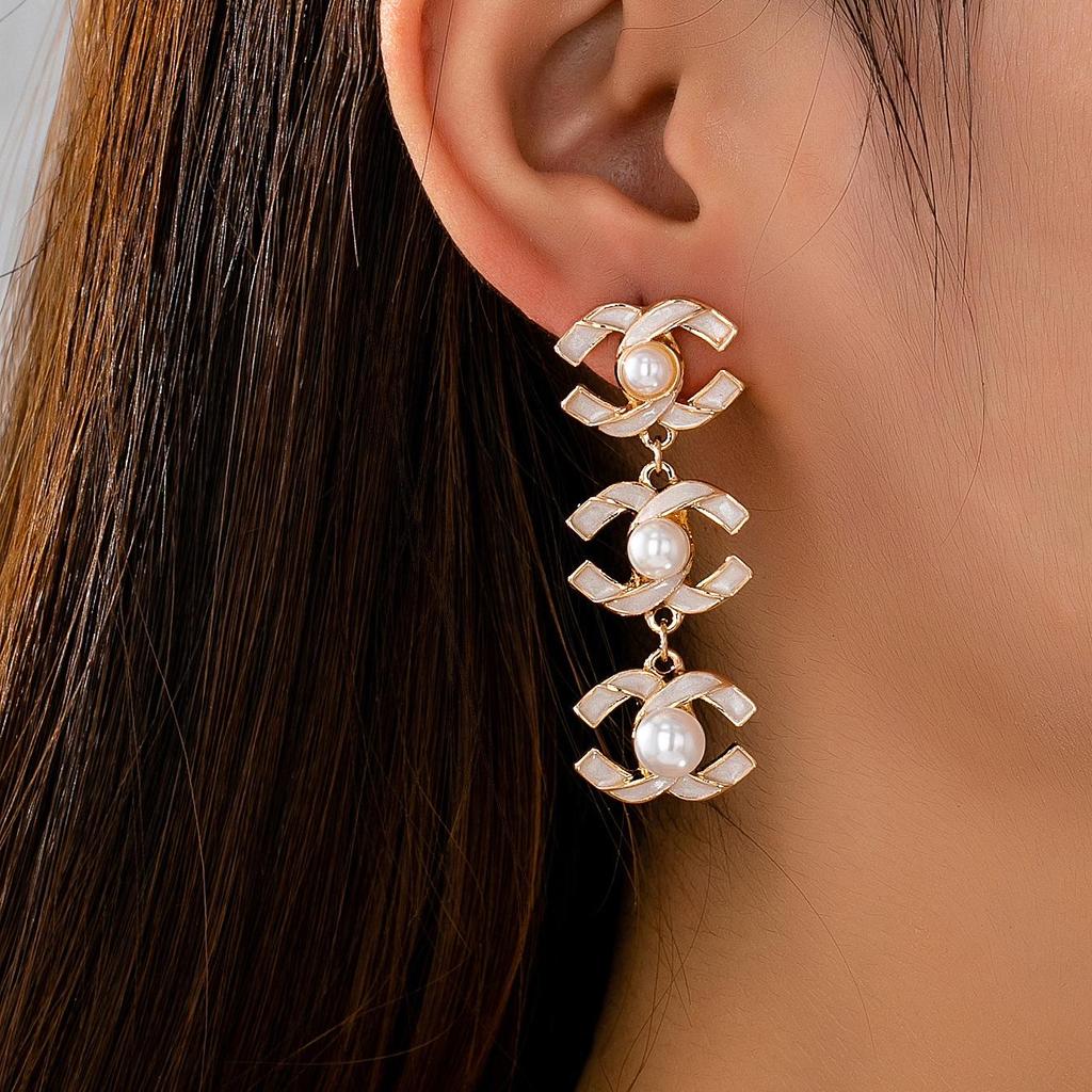 Daisy Jewelry: Imitation Pearl & Rhinestone CC Pendant Earrings for Women's Daily Wear