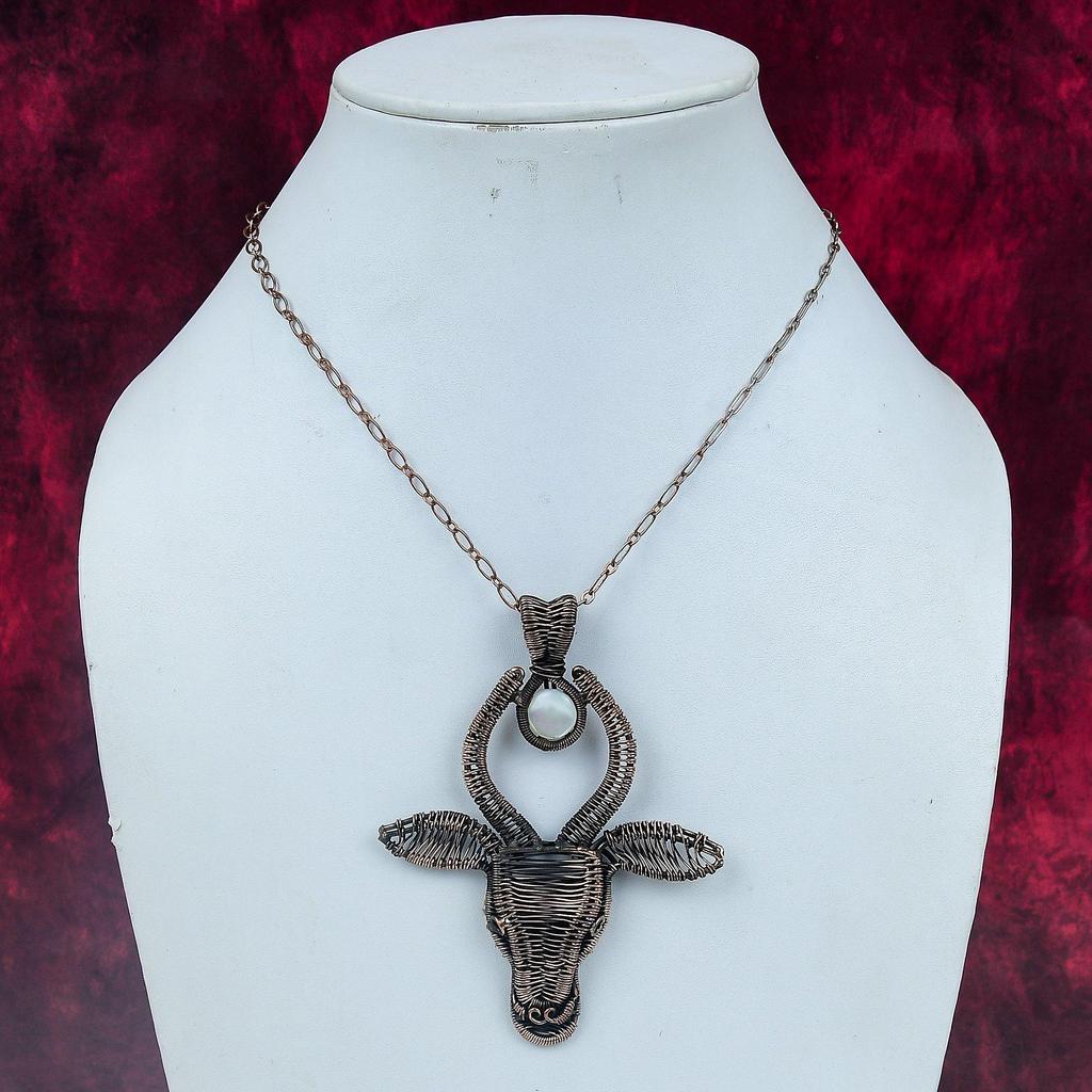 Pingente de Madrepérola Enrolado com Fio de Cobre Rosto de Vaca Joia Pingente de Pedra Preciosa