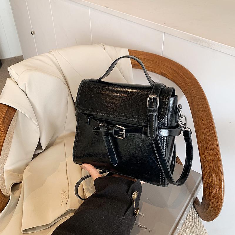 Retro small bag women's autumn and winter versatile new fashion shoulder messenger bag portable work small bag