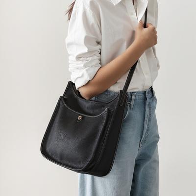 Moteriškos rankinės – Per petį nešiojami krepšiai