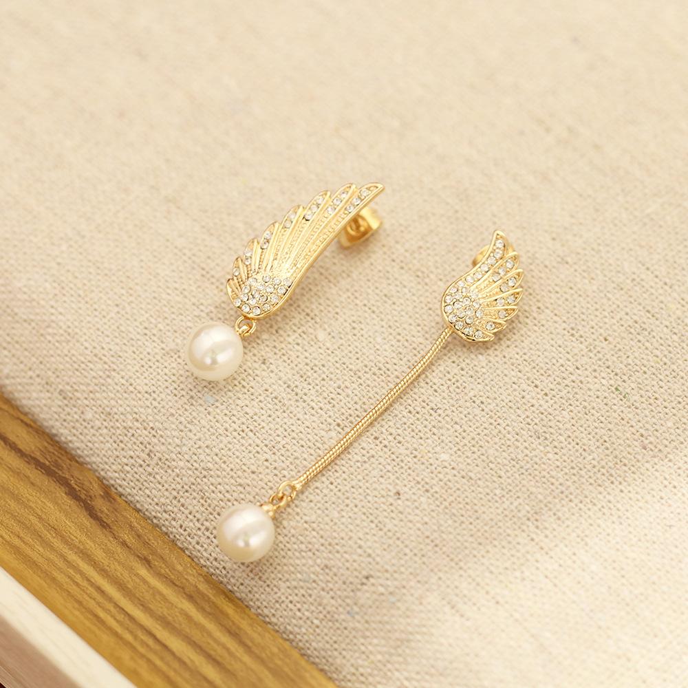 Temperament Gold-plated Diamond Asymmetrical Angel Wings Earrings Simple Versatile Imitation Pearl Earrings No Earrings Women