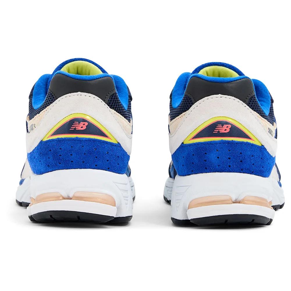 New Balance Sneakers 2002R