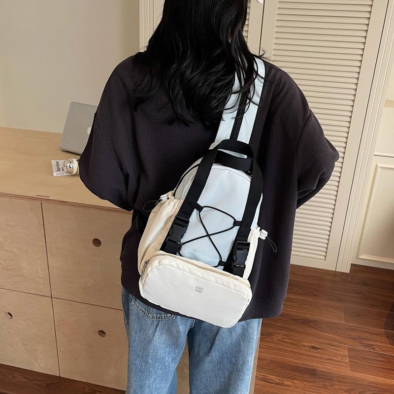 Niche breast bag daily leisure outdoor bag women's summer new large-capacity versatile backpack