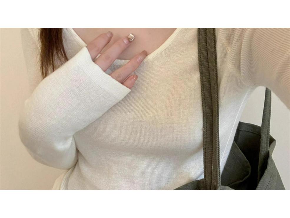 French Chic: Low Neck Knitted Tops for Women - 2025 Spring/Summer Long Sleeve Clavicle Sweater