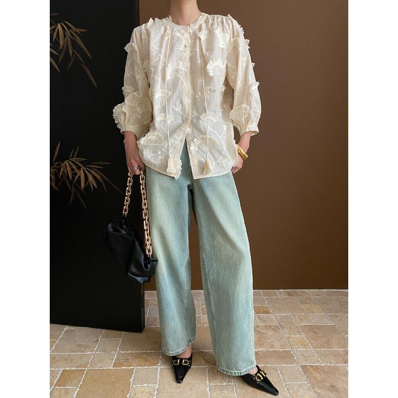 Vroubkovaná Zen trojrozměrná výšivka s kulatým výstřihem třásňová košile brzy na jaře