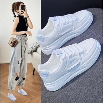 Kleine weiße Schuhe für Damen, Schuhe Nischenmode mit dicker Sohle, koreanische Version der lässigen Sportschuhe für Studenten