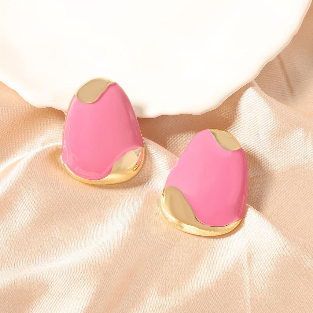 The creative and unique design sense, fresh and sweet, multi-color geometric quadrilateral ear studs are simple and elegant