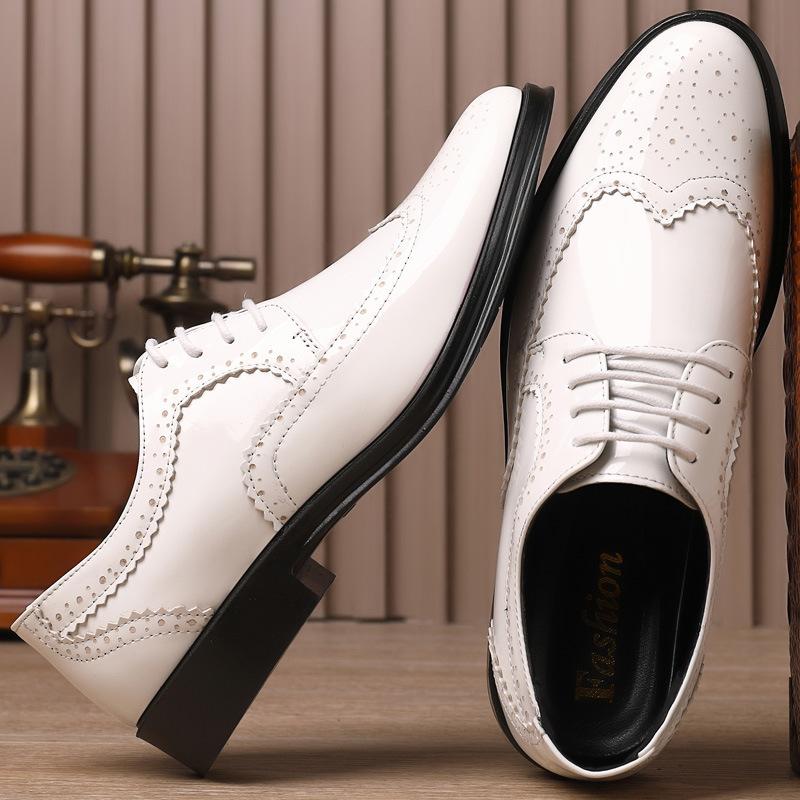 2024 2024 Casual Business Shoes British Style Men Carved Block Dress Shoes Patent Leather Shoes New Shiny Formal Men Lace-Up Shoes
