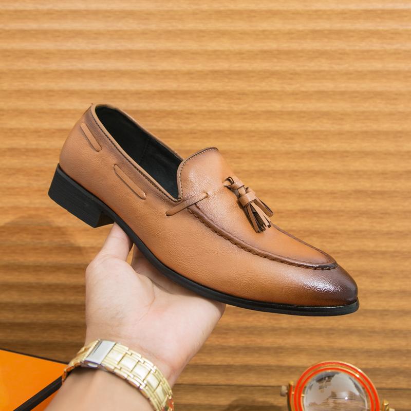 Fashion Tassel Dress Loafers Brown Slip-on Comfortable Men Leather Shoes High Quality Casual Driving Shoes Fashion Designer Men Moccasin